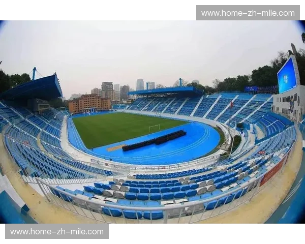 越秀山的蓝色信仰：广州富力vs时代的激情、美学与城市回响